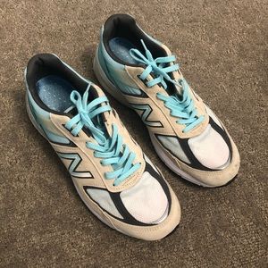 ❤️ New Balance® 990v5 “Taxmas”